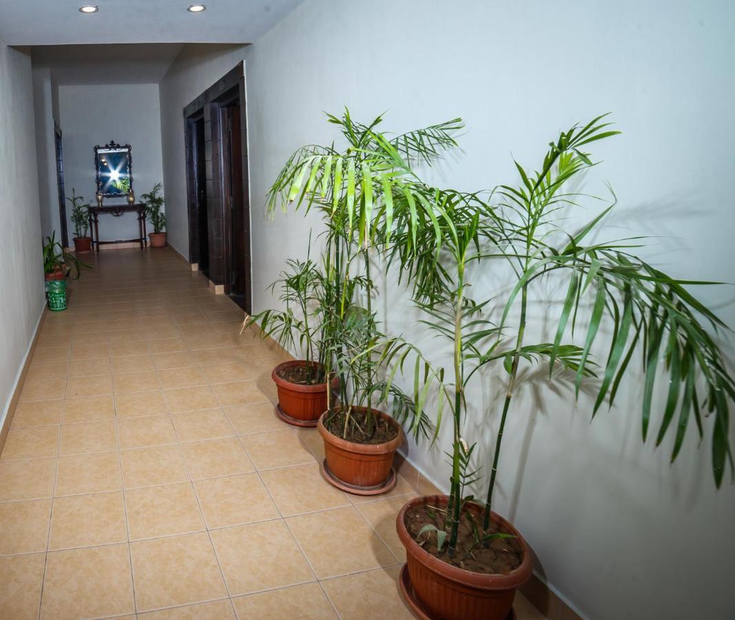 Vip House Hotel Peshawar Exterior foto