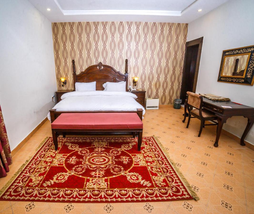 Vip House Hotel Peshawar Exterior foto