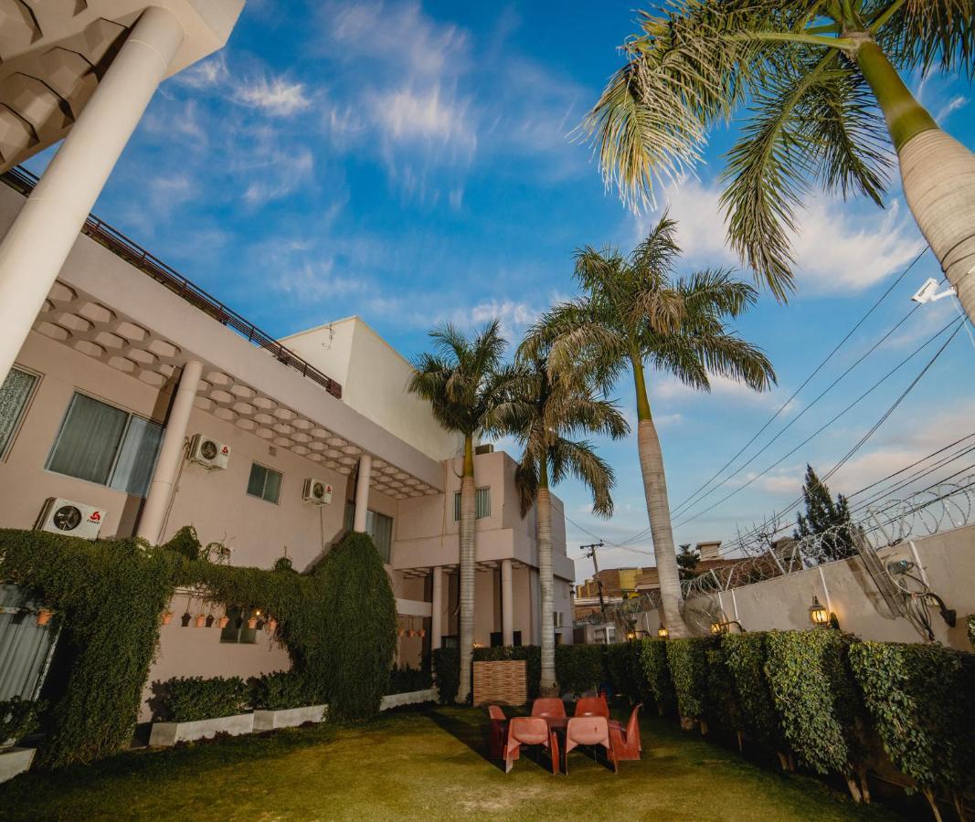 Vip House Hotel Peshawar Exterior foto