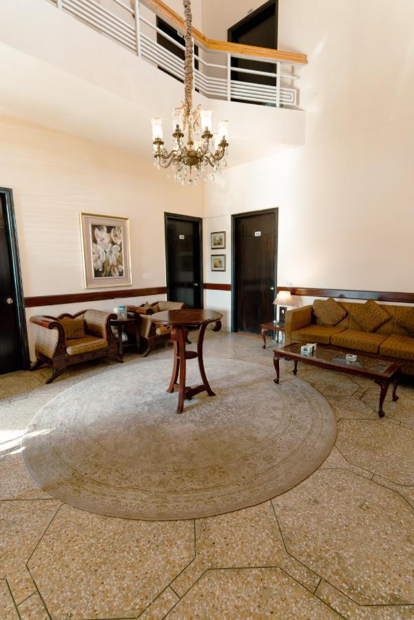 Vip House Hotel Peshawar Exterior foto